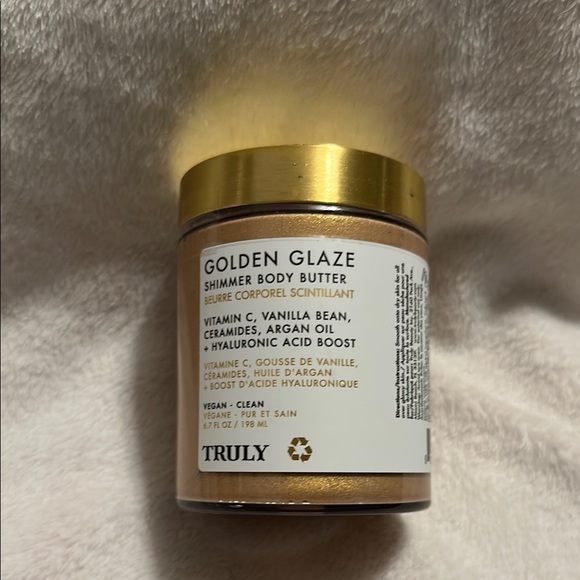 TRULY Other - Truly Gold Luxe Moisturizer